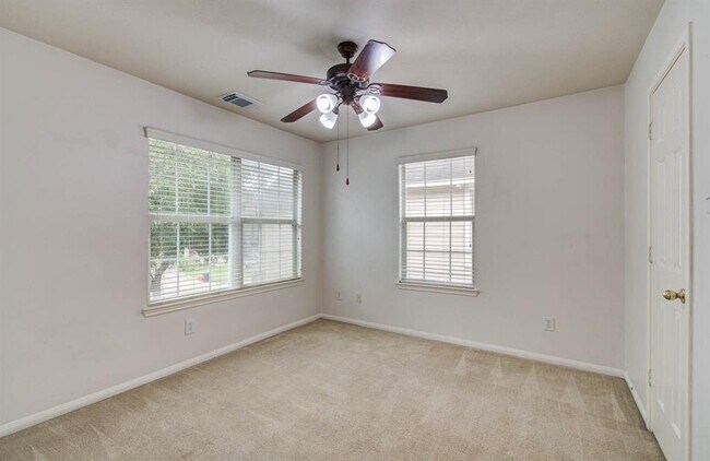 Building Photo - 14543 Bergenia Dr