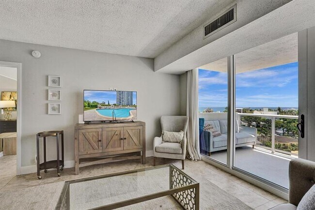 Building Photo - 2715 N Ocean Blvd