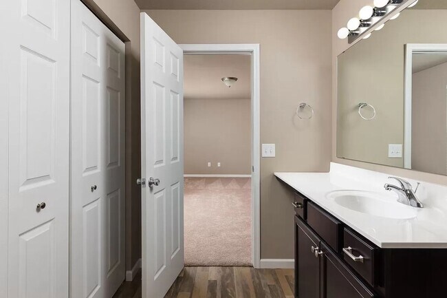 Building Photo - Newer 4 bedroom home for lease!