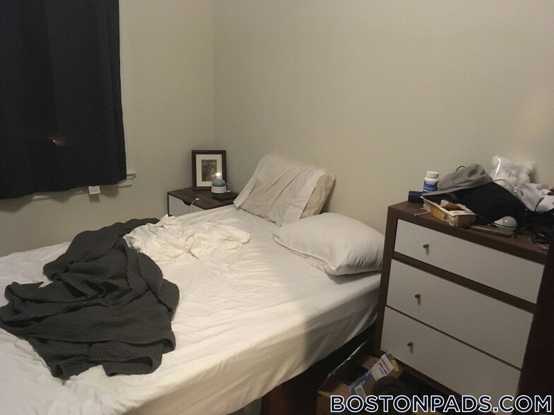 Building Photo - 157 Summer St