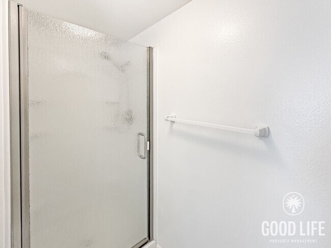 Building Photo - Spacious 2B/2BA condo available in San Carlos!