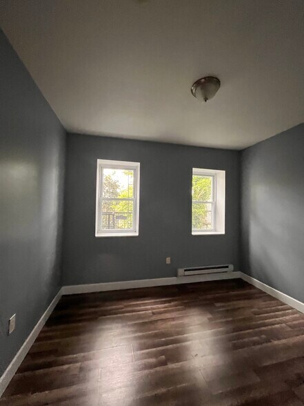 Building Photo - 157 Avenue E