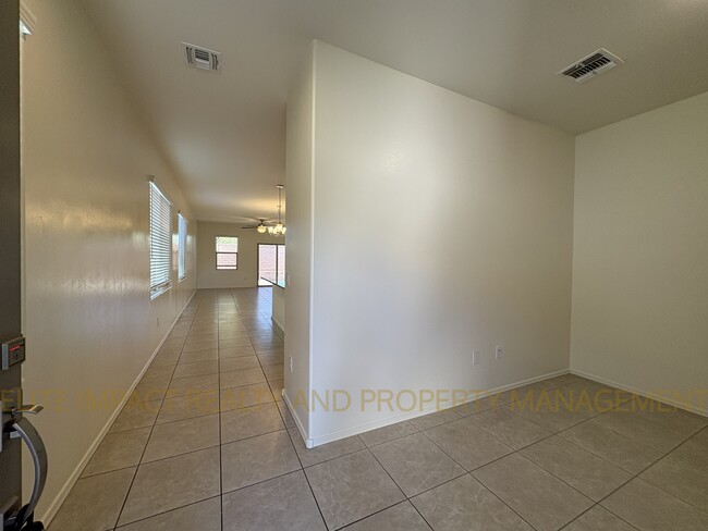 Building Photo - 7046 E Calle Arco Iris
