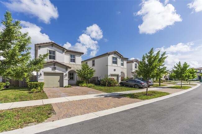 Building Photo - 2408 NW 131st Cir