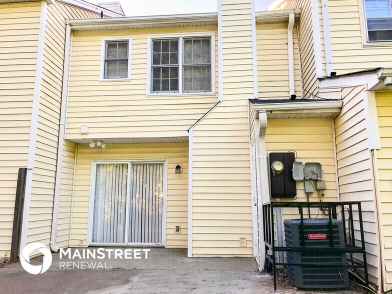 Building Photo - 1687 Hunting Creek Dr SE