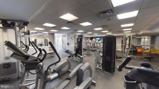 Building Photo - 527 Carson Terrace