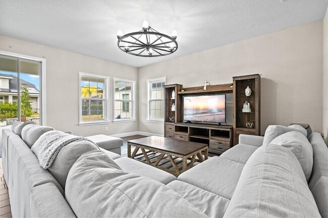 Building Photo - 5709 Silver Sun Dr