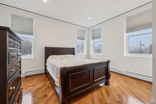 Building Photo - 239 Desoto Pl