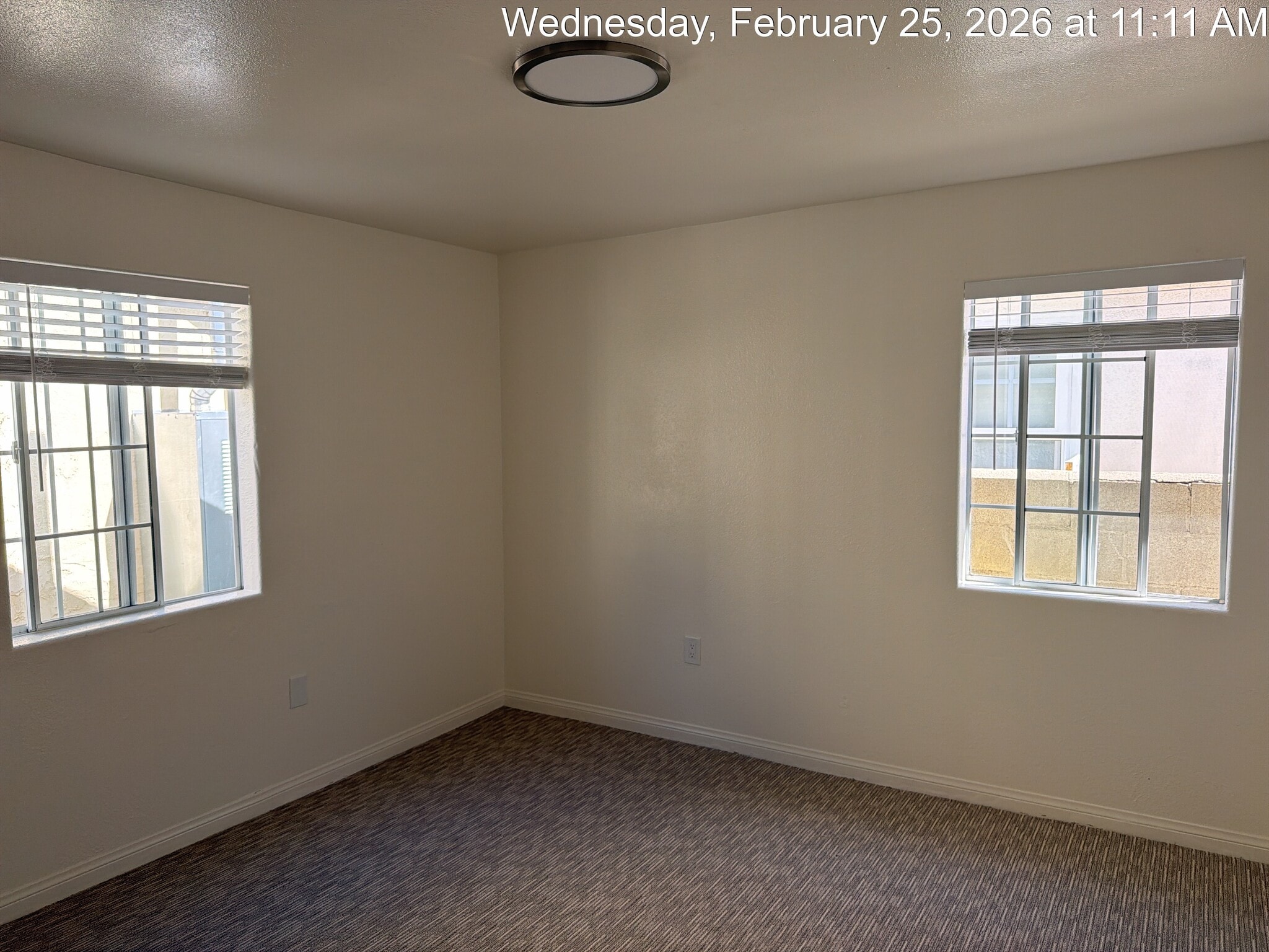 Building Photo - 654 W 21st St