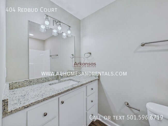 Building Photo - 404 Redbud Ct