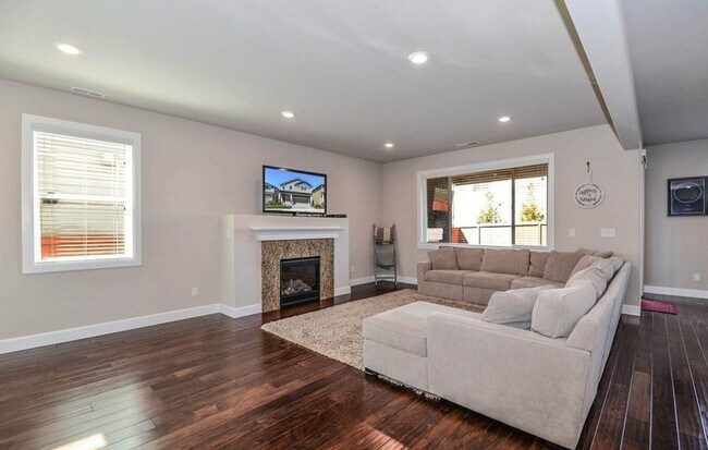 Building Photo - Gorgeous 4BR Home in Canton Park Backing t...