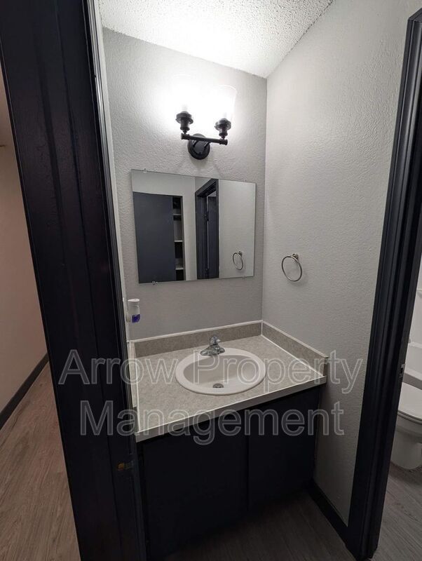 Building Photo - 1216 S 2nd St