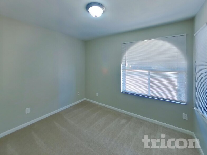 Building Photo - 6317 W Desert Hills Dr