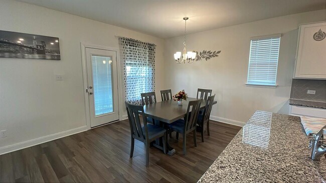 Building Photo - 125 Bronco Billy Dr