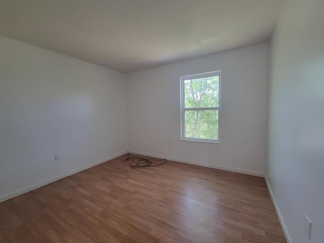 Building Photo - 101 Hemlock Ct