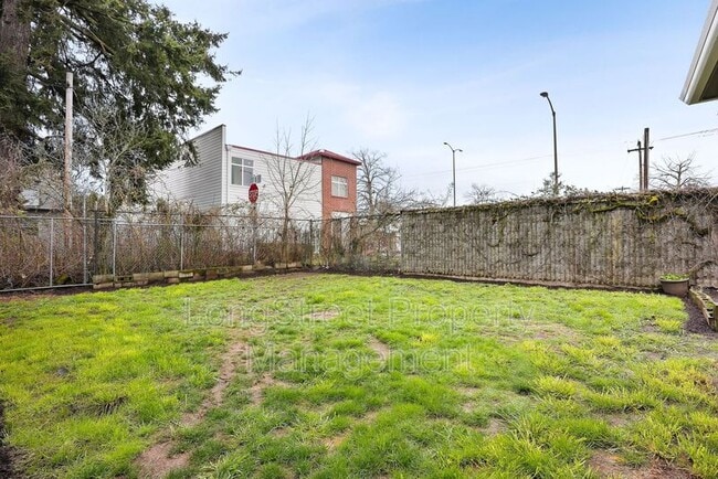 Building Photo - 3517 SE 67th Ave