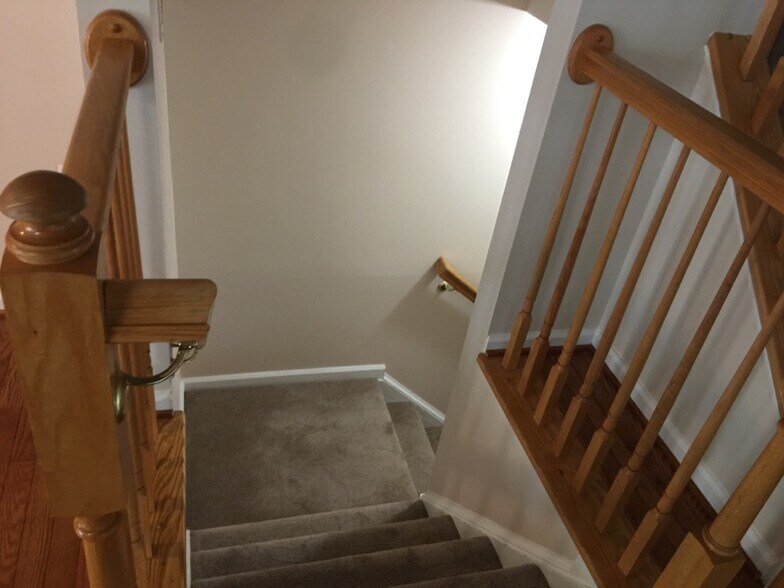 Building Photo - 8701 Rochelle Dr