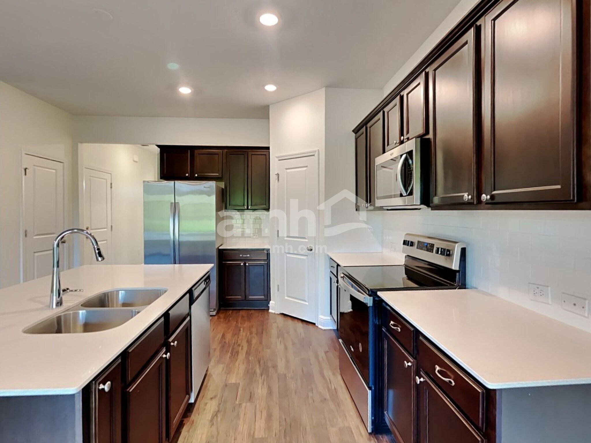 Building Photo - 20232 Calla Lily Dr