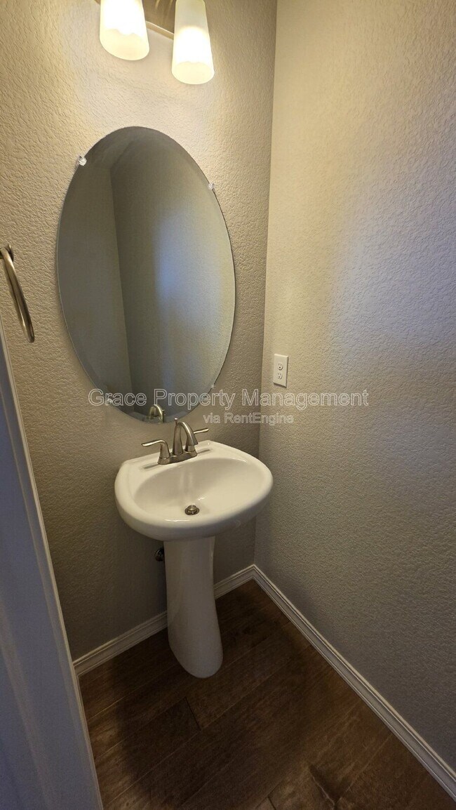 Building Photo - 10243 Yampa Ct