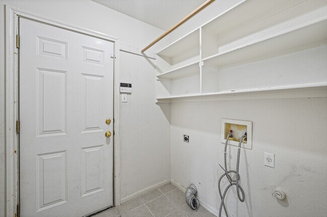 Building Photo - 1804 Montana Sky Dr