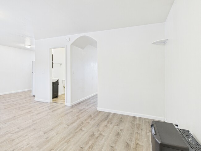 Building Photo - 2377 Edsson Ave