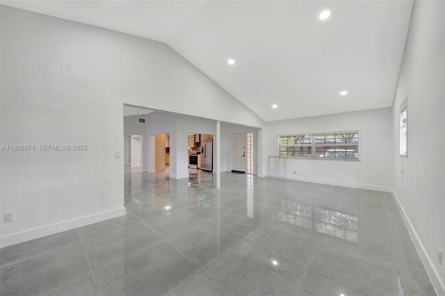 Building Photo - 840 NE 182nd St