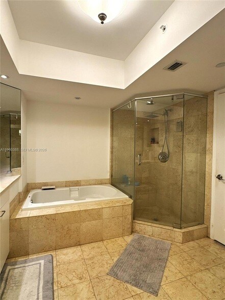 Building Photo - 21055 Yacht Club Dr