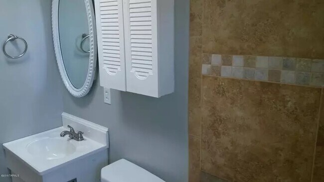 Building Photo - 901 S Eli Dr