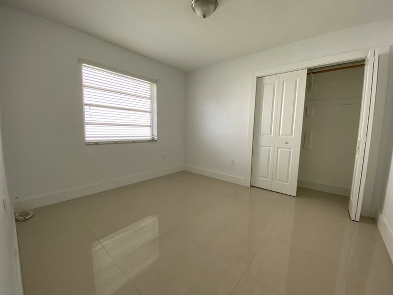 Building Photo - 1362 SW 67th Ave