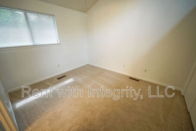 Building Photo - 2100 Continental Ave