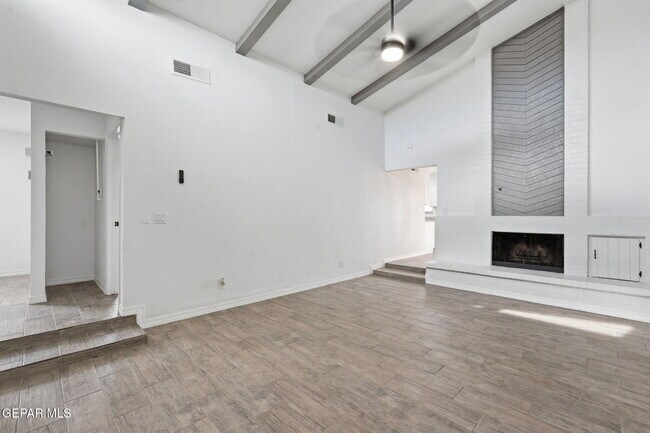 Building Photo - 3540 E Glen Dr