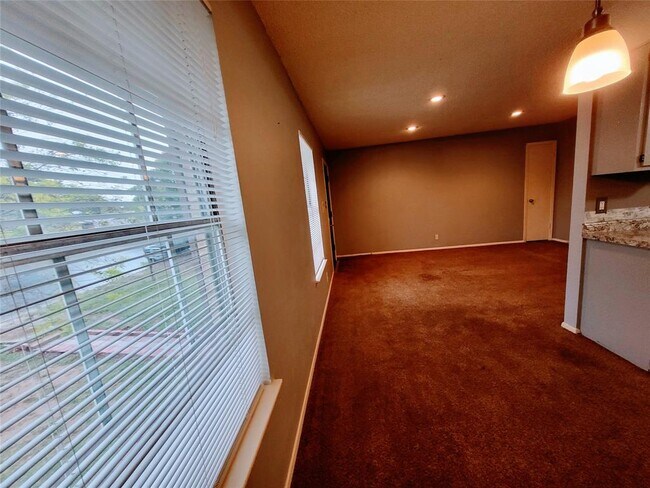 Building Photo - 3429 Willowrun Dr