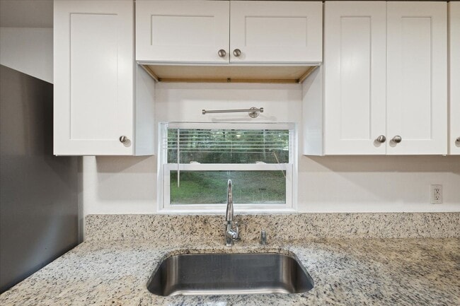 Building Photo - 20031 Oakdale Ave