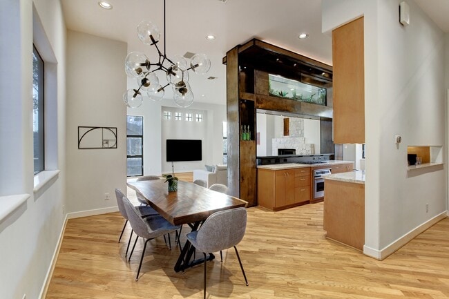 Building Photo - 5002 Milam St