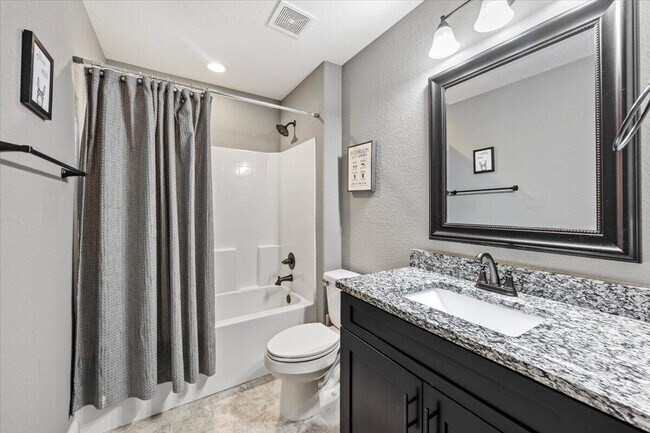 Building Photo - 5424 Maverick Ln