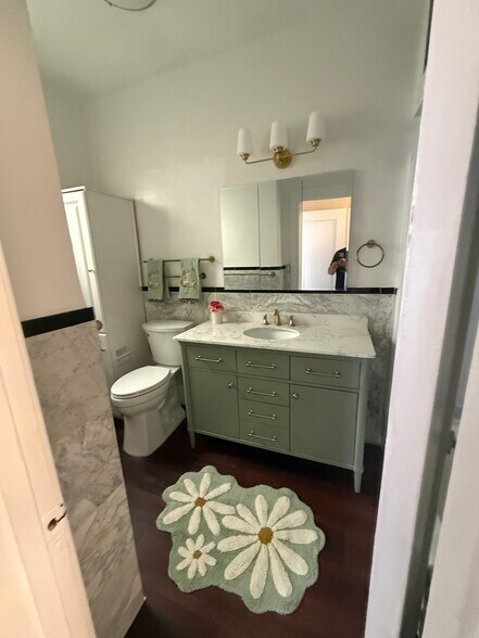 Primary Photo - 839 N Poinsettia Pl
