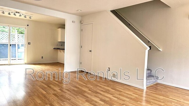 Building Photo - 6709 NE 55th St