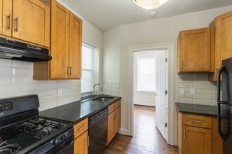 Building Photo - 251 Beacon Ave