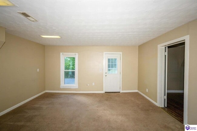 Building Photo - 5113 Rineyville Rd