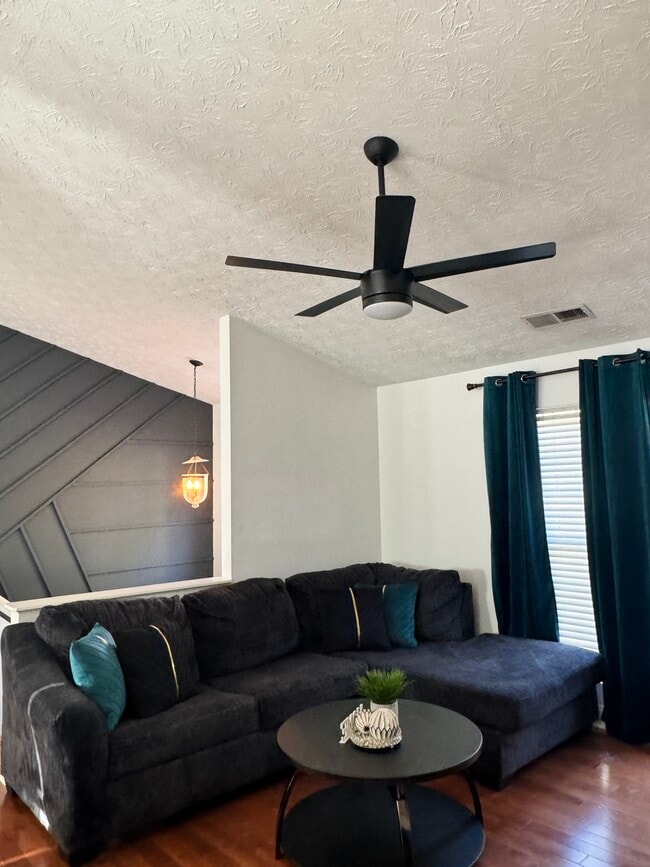 Building Photo - 601 Catrina Ct