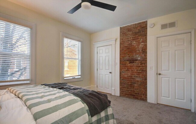 Building Photo - 220 N Monroe Ave