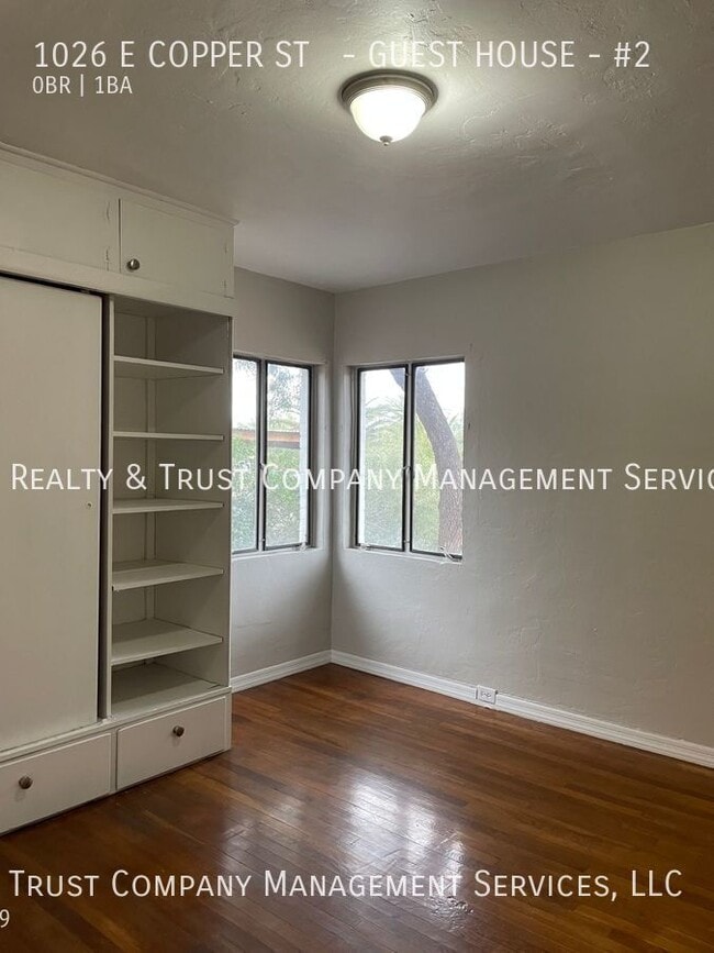 Building Photo - 1026 E Copper St