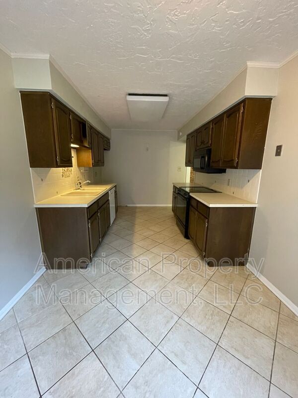 Building Photo - 2911 East 78th St S