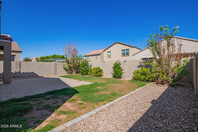 Building Photo - 40354 W Sunland Dr