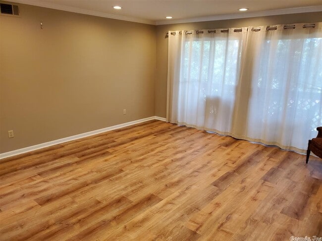 Building Photo - 1201 N Pierce St