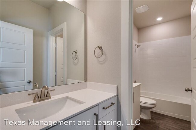 Building Photo - 714 Fallow Dr
