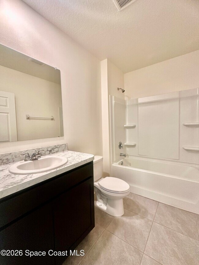 Building Photo - 919 Trinity St