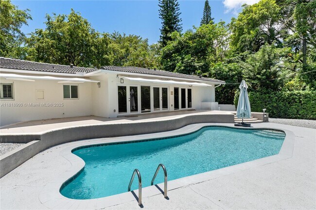 Building Photo - 601 Tibidabo Ave