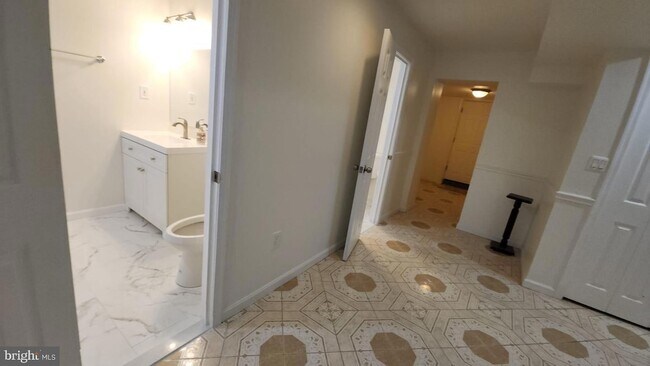 Building Photo - 12411 Thompson Rd