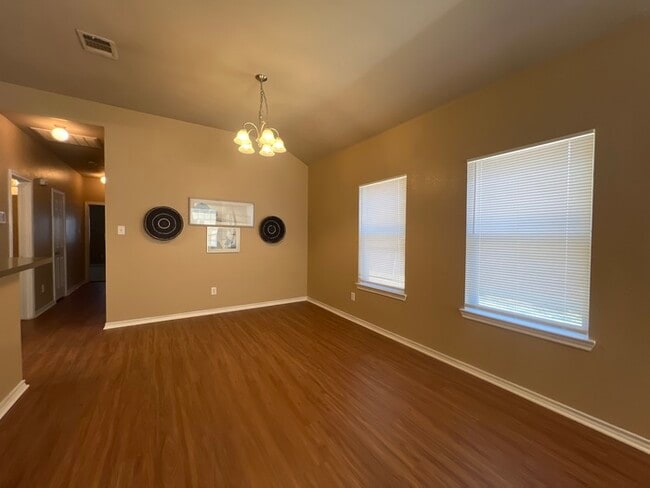 Building Photo - Updated Stunning Duplex 3/2 duplex in Burleson